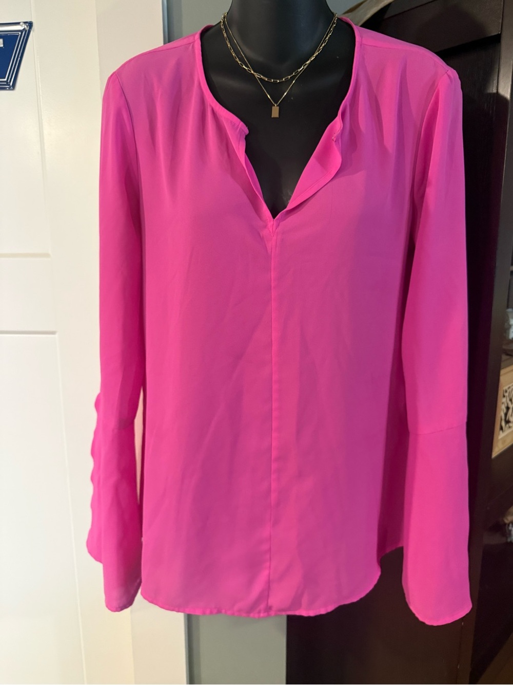 4/$16 Banana Republic Hot Pink Split V-Neck Blouse